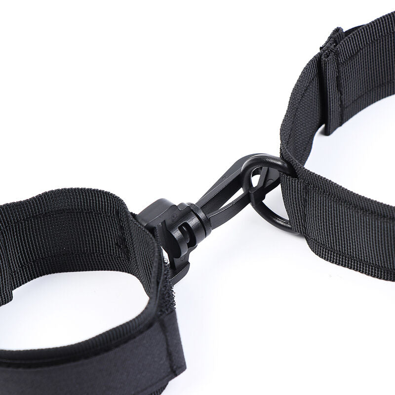 Ohmama Fetish – Collier en nylon avec Menottes Poignets