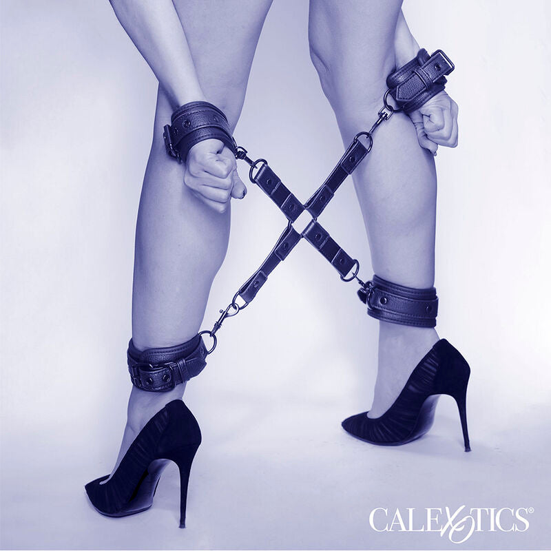 Calexotics – Connecteur Hogtie en X en Cuir Noir Ajustable
