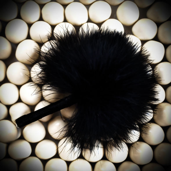 Bijoux Indiscrets Plumeau Tickle Me Noir