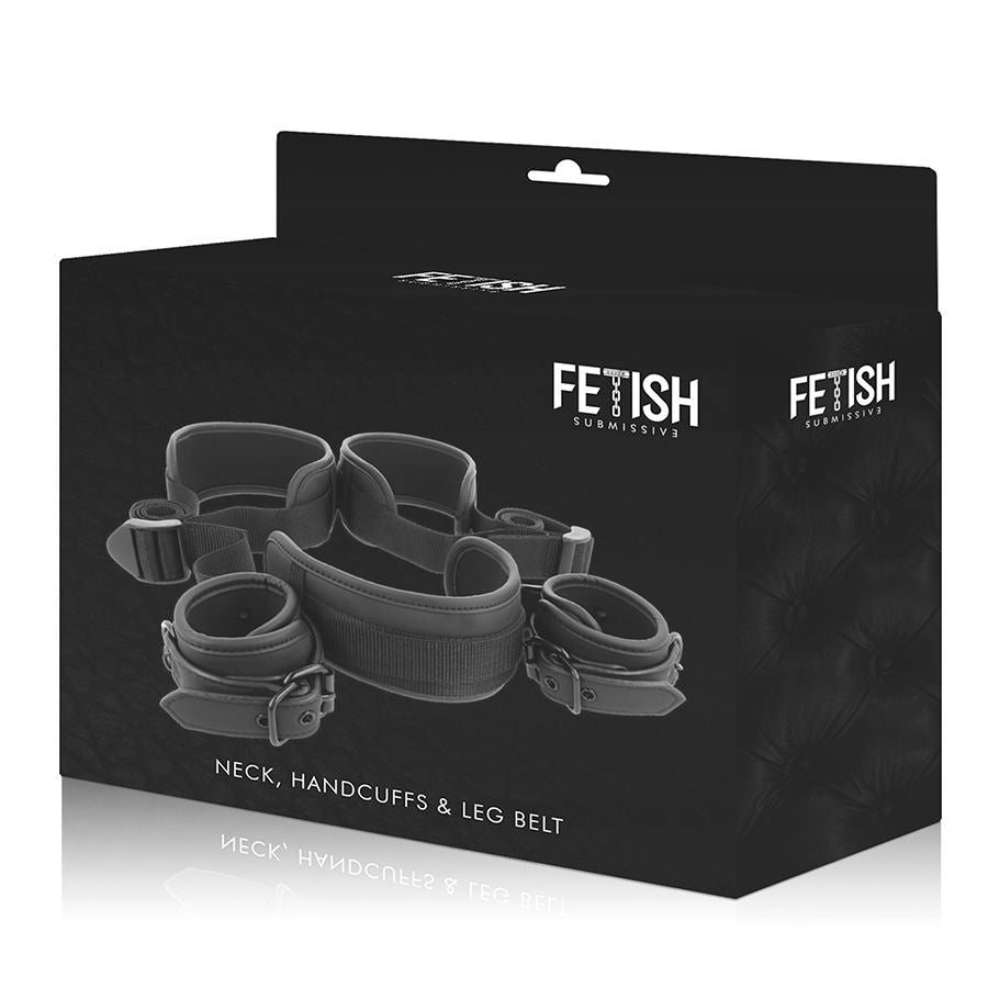 Fetish submissive - position jambes ouvertes avec menottes doublées en noprène